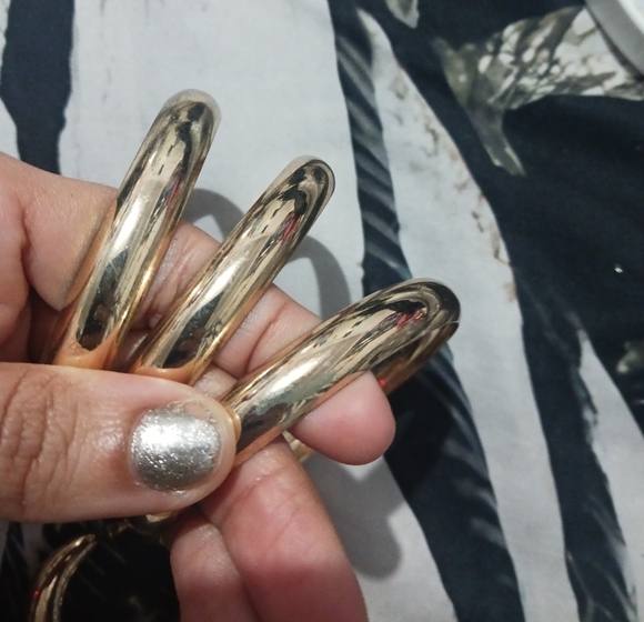 Bundle of Women Gold Fashion Jewerly - Picture 4 of 12